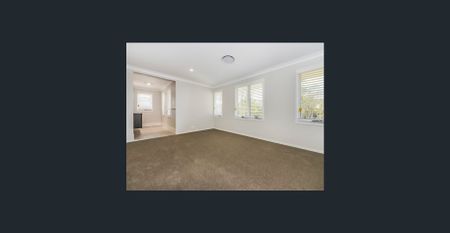 Large Family Home with Spacious Backyard! - Photo 2