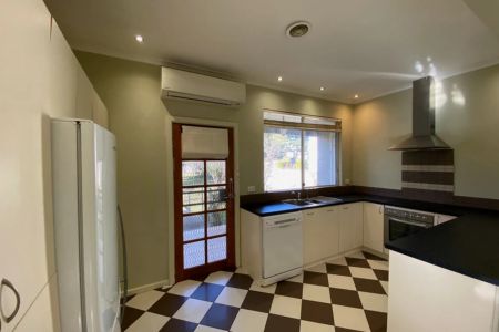 52 Lambie Street, - Photo 4