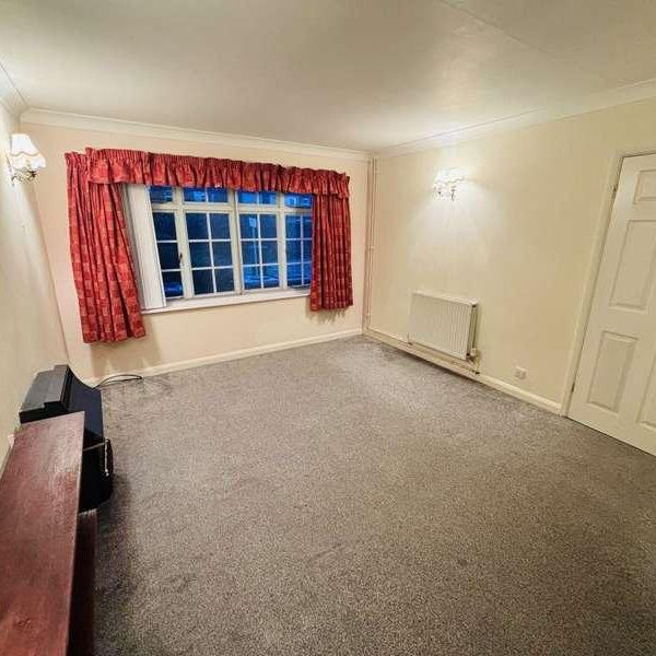 Burleigh Gardens, Boston, PE21 - Photo 1