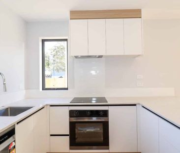 Nearly New 2 Bedroom in Sunnyhills - Photo 1