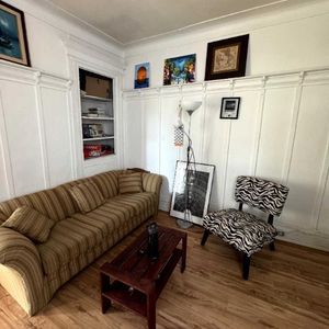 Best location downtown..furnished 2 bedrm - Photo 2
