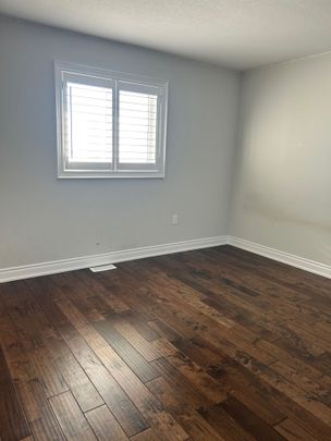 For Lease - 23 Colorado Boulevard, Hamilton, Ontario - Photo 1