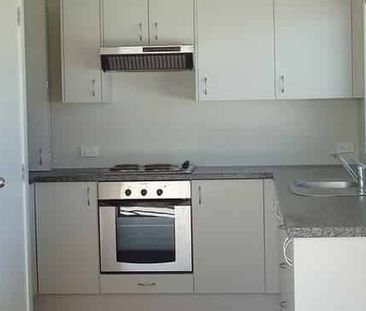 Charming 2BR Home w/ Garden & Deck! - Photo 2