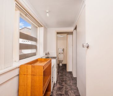 Comfortable Home in Claremont - Photo 4