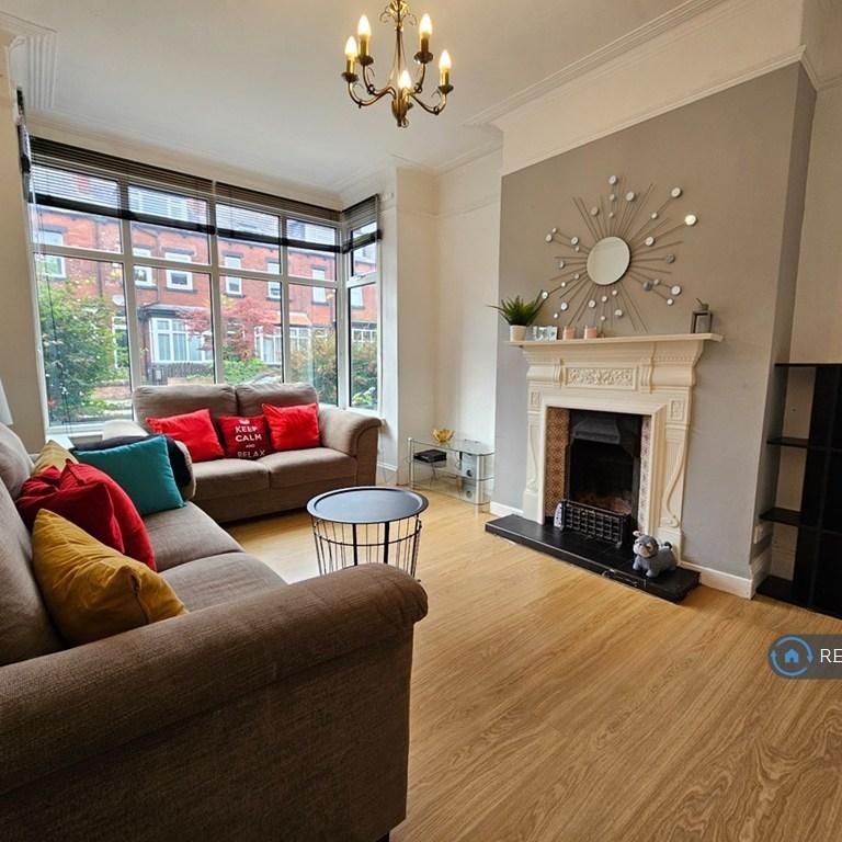 1 bedroom in a house share to rent - Photo 1