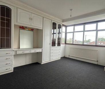 4 bedroom semi-detached house to rent - Photo 4