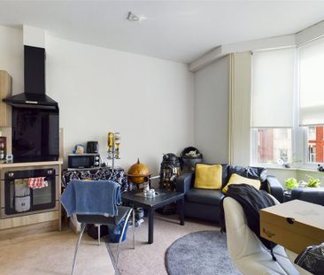 5 bedroom terraced house to rent - Photo 3