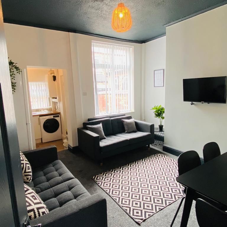 3 bedroom terraced house to rent - Photo 1