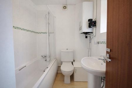2 bedroom flat to rent - Photo 4
