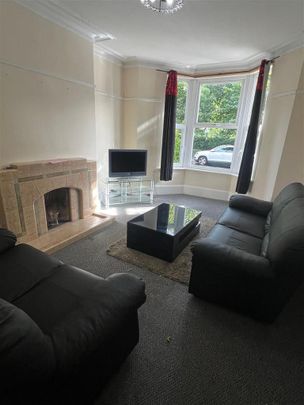 6 bedroom private hall to rent - Photo 1