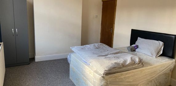 Room in a Shared House, Durham Road, B11 - Photo 2