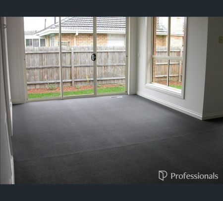 2/3 Owens Avenue, Glen Waverley, Vic 3150 - Photo 5