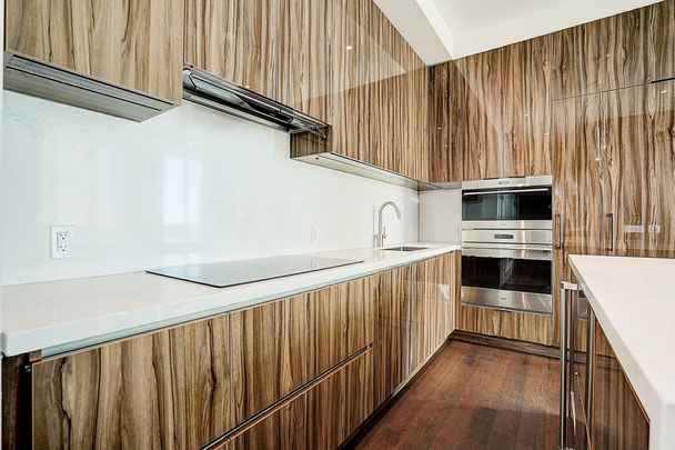 For Lease - 1 Yorkville Avenue Unit# PH 01, Toronto, Ontario - Photo 1