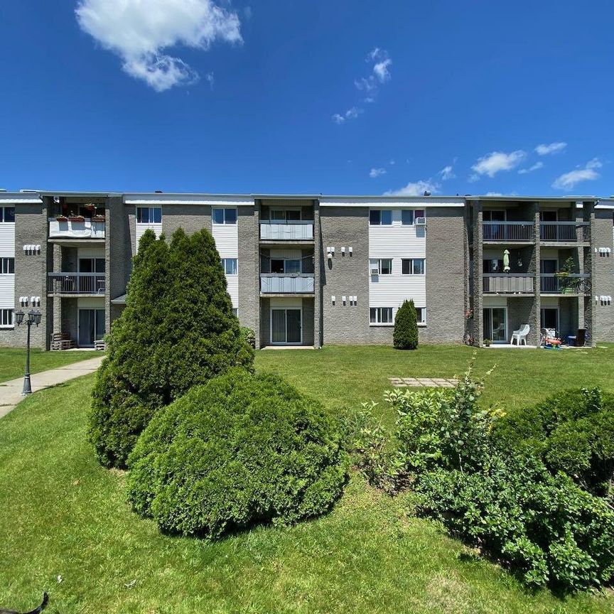 Two-Bedroom (4.5) - 759 Rue Bussière, Granby - Photo 2