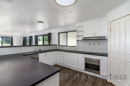 60 Westfield Drive, Westbrook QLD 4350 - House For Rent | Domain - Photo 2