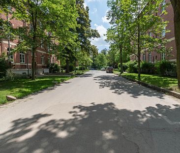 WOHNTRAUM ERFÜLLT // 2-Raum-Wohnung im Dachgeschoss mit Tageslichtbad und Fußbodenheizung - Photo 6