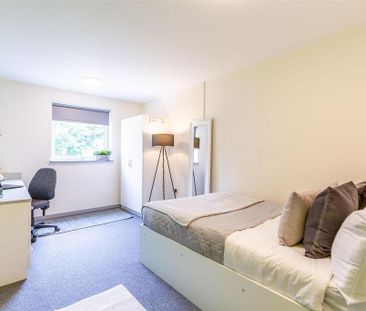 1 bedroom in a flat share to rent - Photo 2