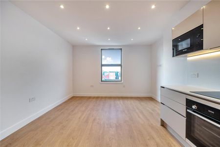 3 bedroom apartment to rent - Photo 3