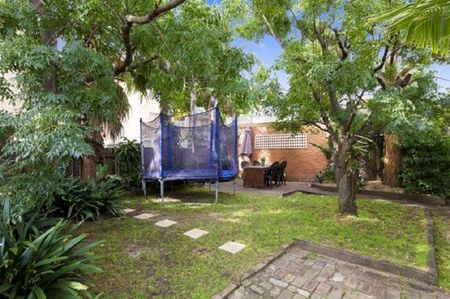 Charming Family Home - Photo 5