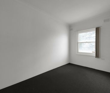 Tidy Family Villa with Outdoor Space - Photo 4