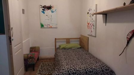 Room for rent in shared 3-bedroom apartment in Barcelona - Photo 2