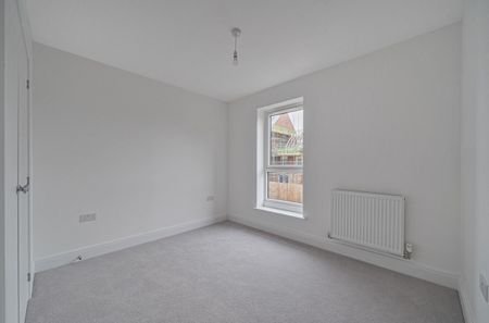 4 bedroom detached house to rent - Photo 5