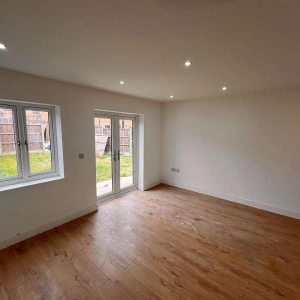 Park Walk, Northampton, NN5 - Photo 1