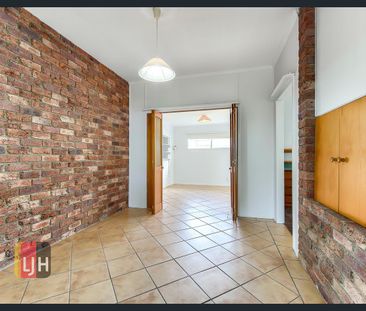 2 BEDROOM + STUDY + RUMPUS WITH AIR CONDITIONING! - Photo 3