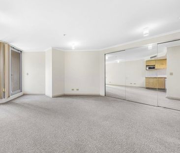 Modern Studio in Ultra-Convenient Location ** Available 21/11/25 ** - Photo 1