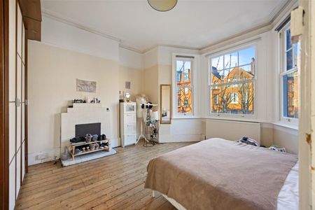 Greencroft Gardens, South Hampstead, London - Photo 3