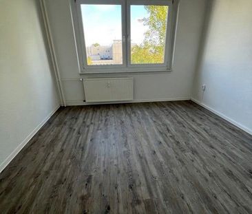 Zentrale 3-Raum-Wohnung mit Balkon mit super Anbindung! - Foto 1