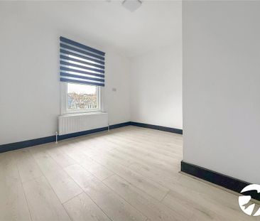 2 bedroom maisonette to rent - Photo 2