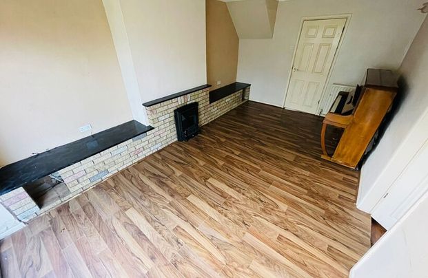 Rodway Close, Brierley Hill, DY5 2NB - Photo 1