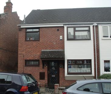 Terraced House to rent on - Photo 3