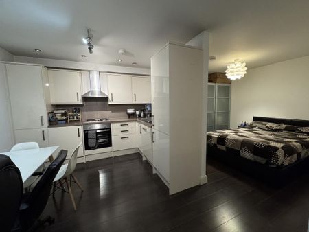 Studio to rent - Photo 3