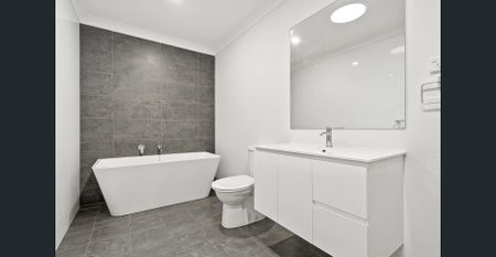 Spacious 3 Bed Room Town House - Photo 2