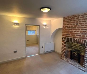 2 bedroom character property to rent - Photo 1