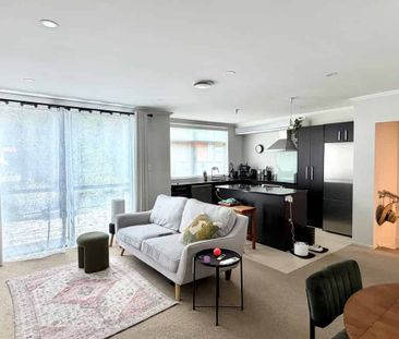 Flat Bush, 4 bedrooms - Photo 4