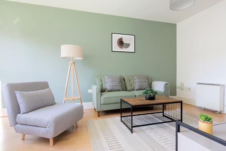 1 bedroom flat to rent - Photo 2