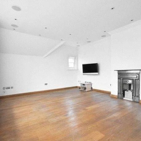 4 bedroom flat to rent - Photo 1