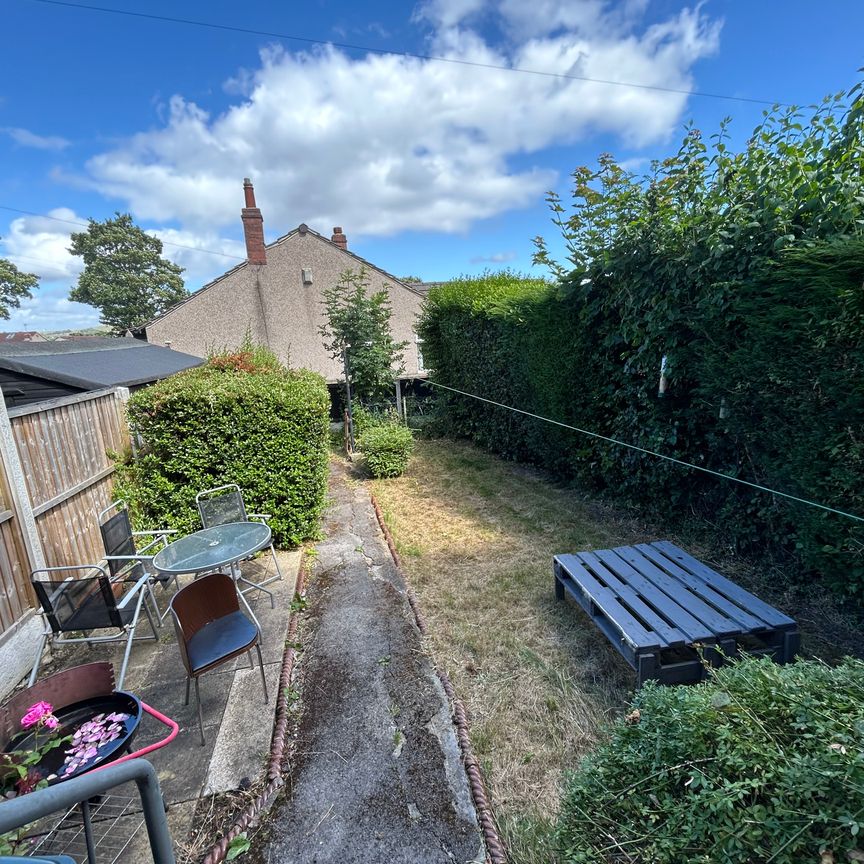 Broad Lane Room 4 - Photo 2