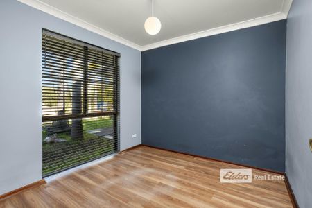 BEAUTIFUL FAMILY HOME - Photo 5