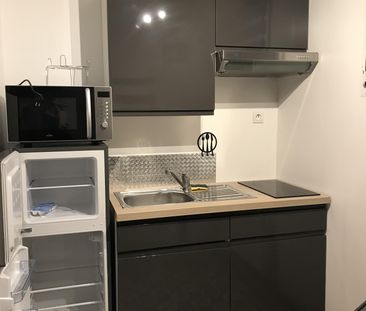 Studio de 22.86 m² meublé - Photo 3