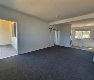 Centrally Located Apartment - Water Included! - Photo 2
