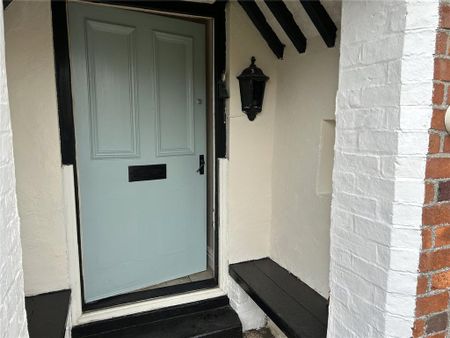 3 bedroom semi-detached house to rent - Photo 2