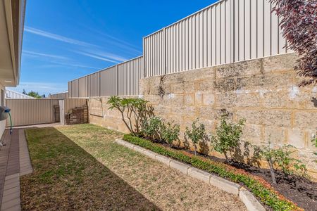 Four Bedroom Family Home in Baldivis - Photo 4