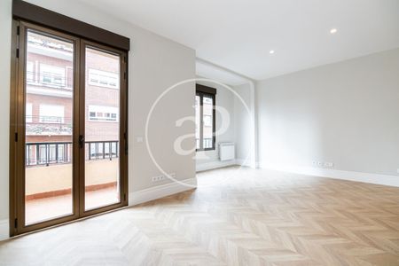 Flat for rent in Trafalgar (Madrid) - Photo 2