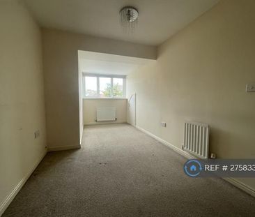 3 bedroom semi-detached house to rent - Photo 6