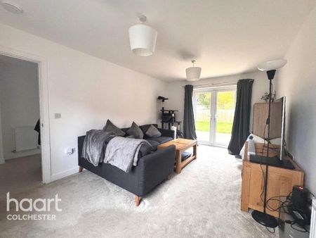 4 bedroom detached house to rent - Photo 2