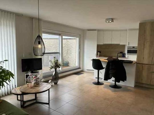 Appartement te huur - Photo 1